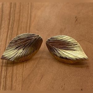 Vintage Christian Dior Gold Plated Leave clip on earrings.